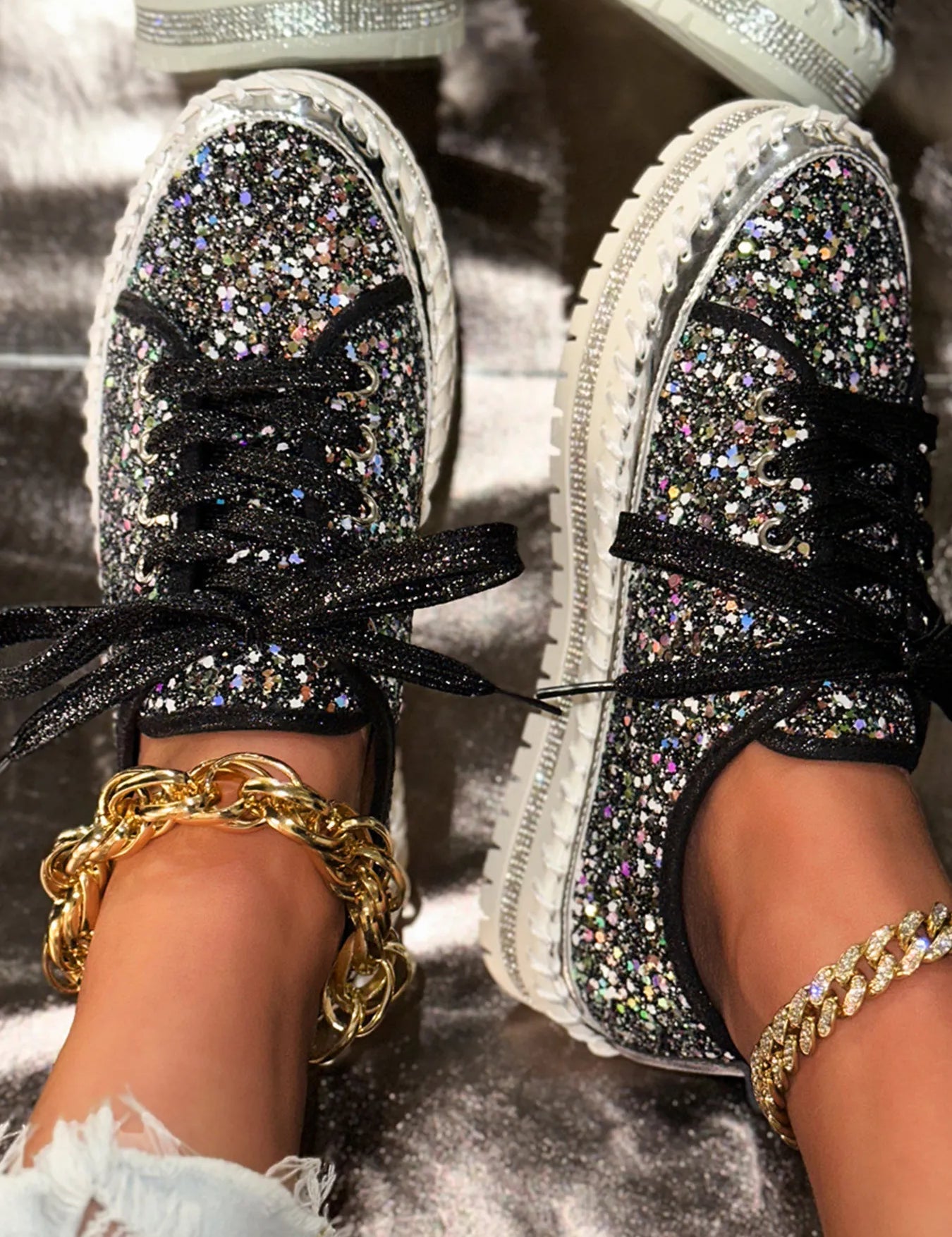 Lace Up Round Toe Platform Sneakers