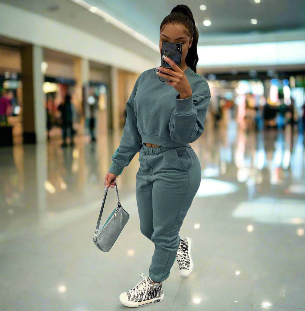 “Solid color. Solid confidence. 💎”Two-piece Track Suit