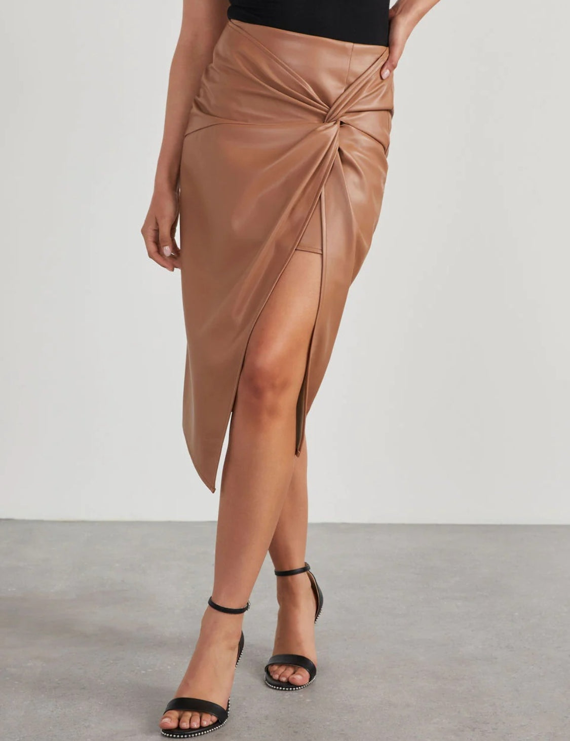 1ec20b4a5dd24b68bc89df4498be7022-Max