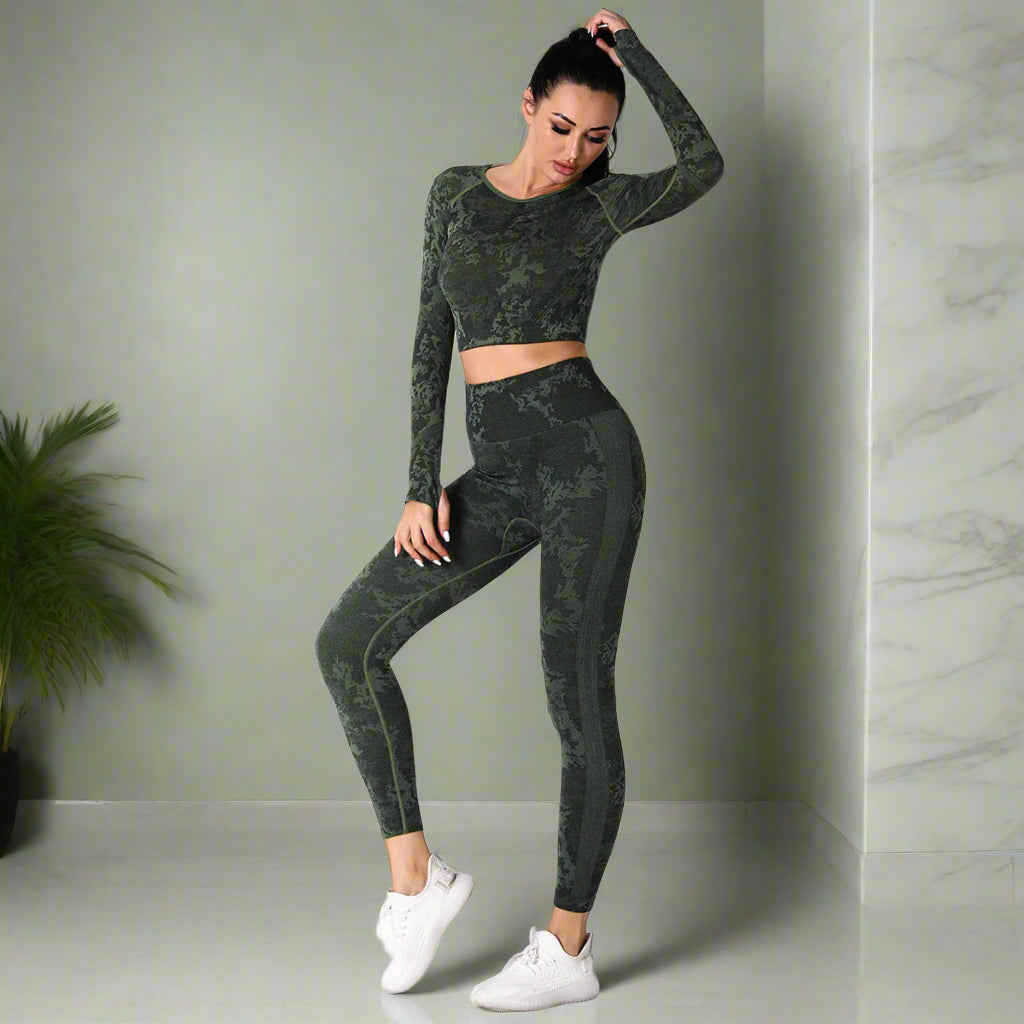 Versa2 Motion Set - Two-piece Knitted Seamless Active Wear Set.