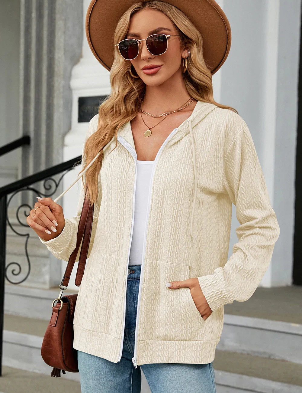 8e56a8f3-bc0a-4079-92a2-6c47d85e6859-Max