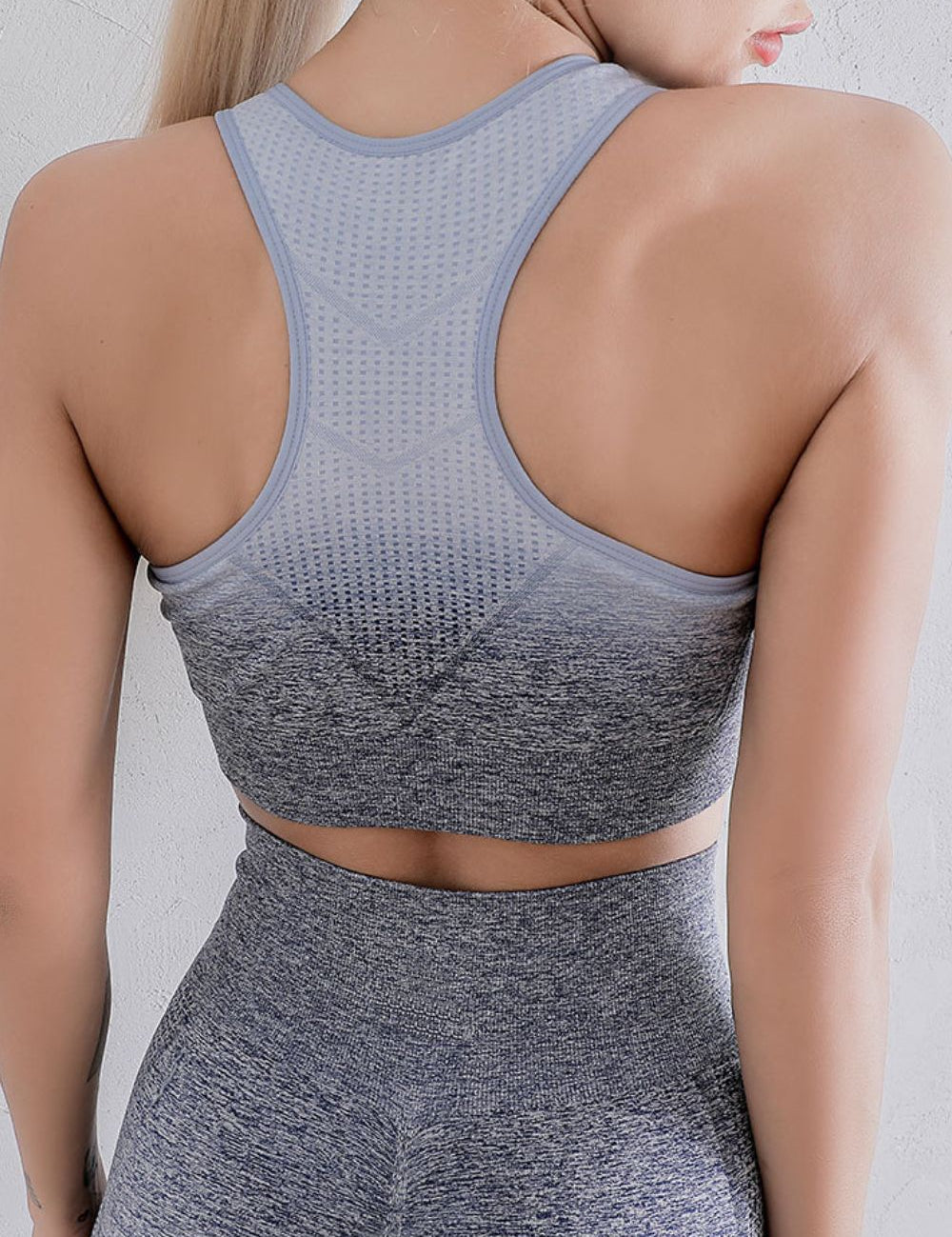 b372061c2de34a7d9407a97f702a01bf-Max