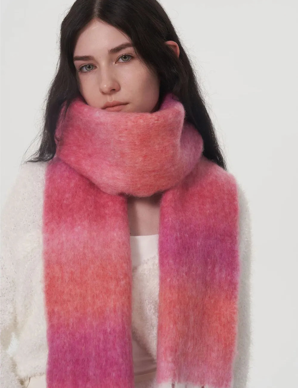 c9f33075-9f6d-4a15-bbb2-15b4fd12f31f-Max