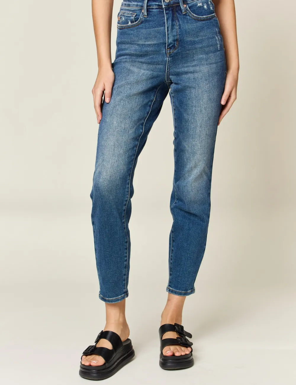 dc3104ee-ddd4-4ecd-8f01-f426088c2623-Max