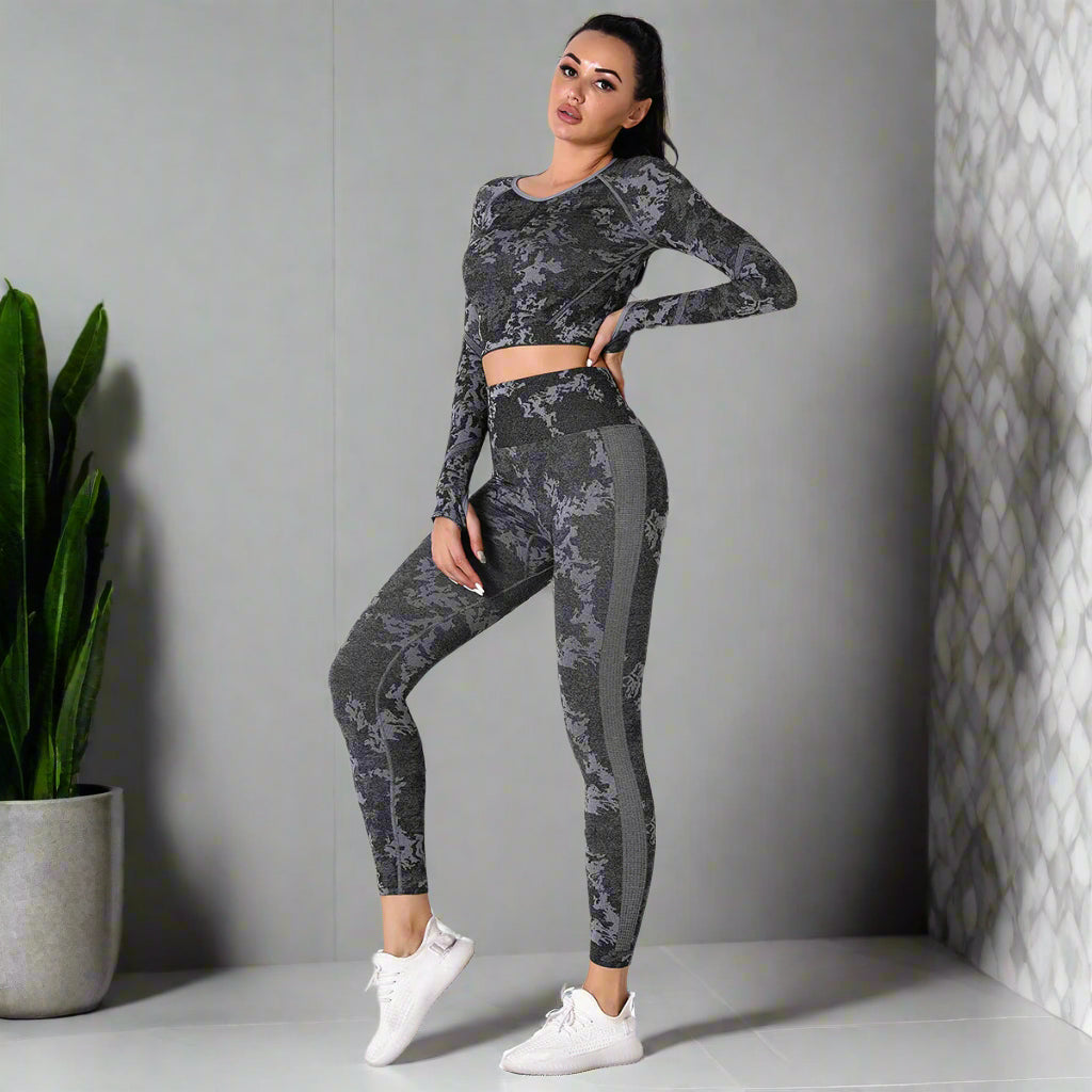 Versa2 Motion Set - Two-piece Knitted Seamless Active Wear Set.