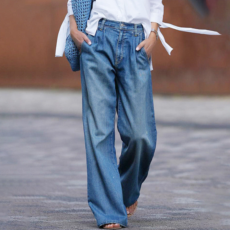 Nostalgic Jeans With A High Waist And A Slimming Appearance